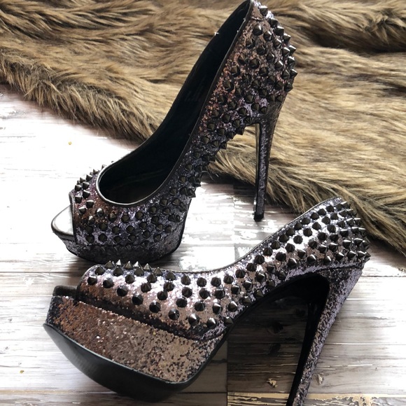 Steve Madden Shoes - STEVE MADDEN STUDDED GLITTER PLATFORM HEELS!